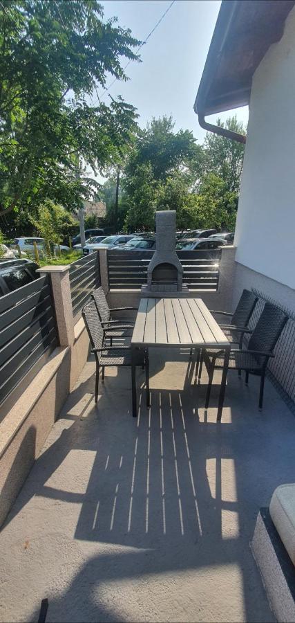 Apartmani Roki Тузла Екстер'єр фото