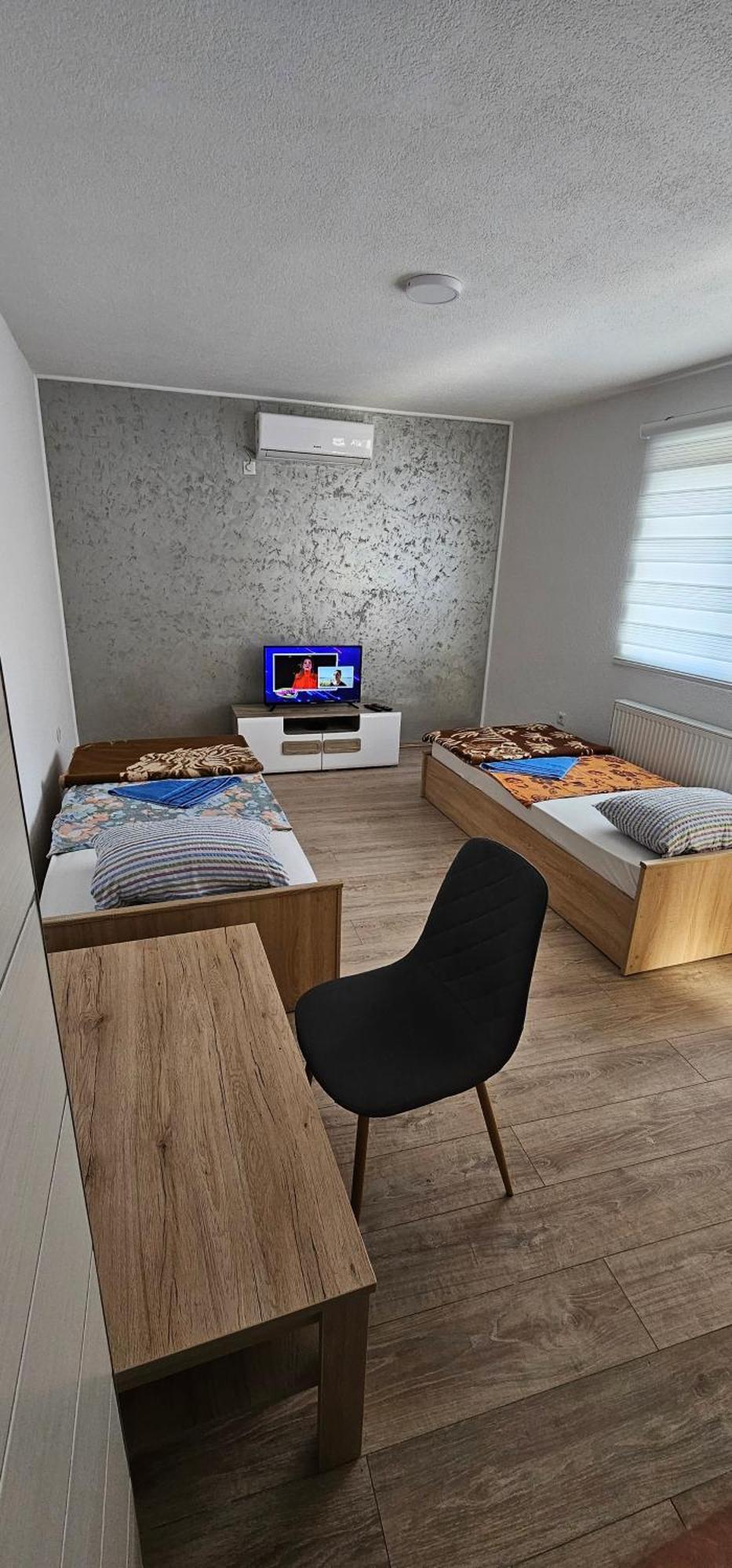 Apartmani Roki Тузла Екстер'єр фото